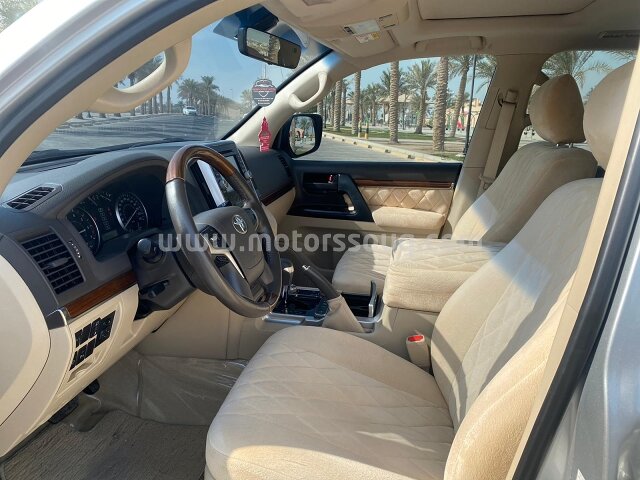 2018 Toyota Land Cruiser