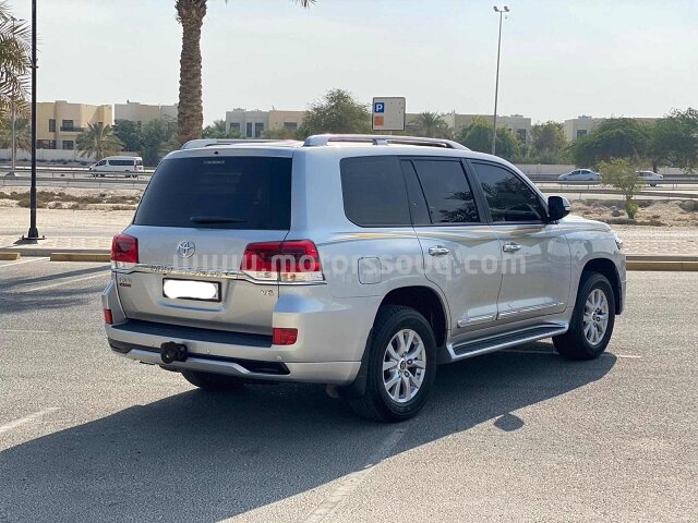 2018 Toyota Land Cruiser