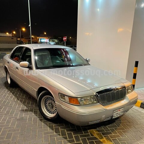 2001 فورد جراند ماركيز