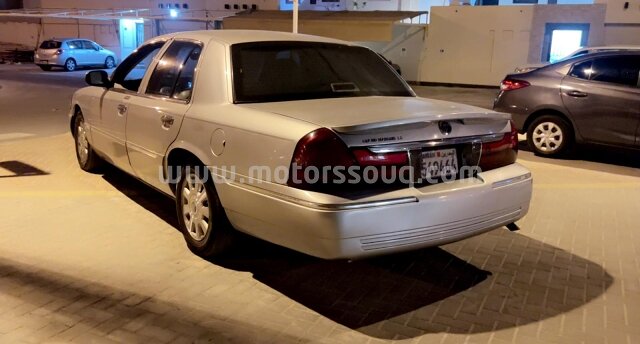 2004 فورد جراند ماركيز