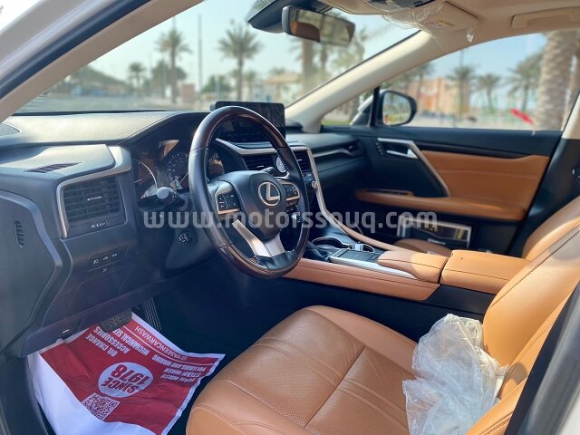 2020 لكزس آر إكس