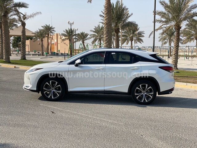 2020 لكزس آر إكس