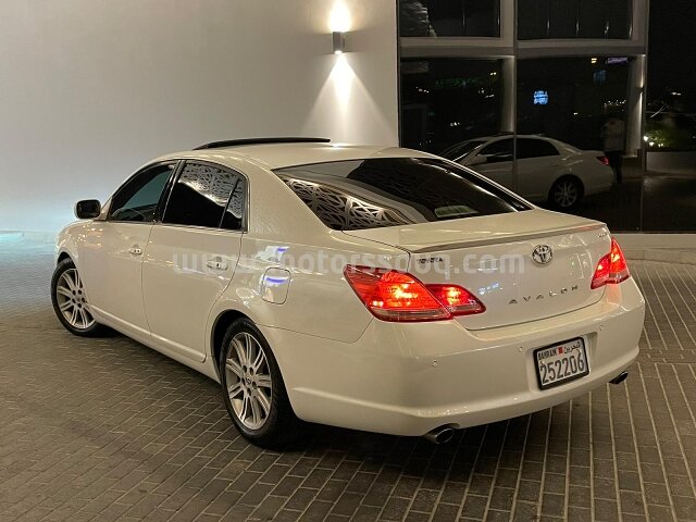 2005 Toyota Avalon