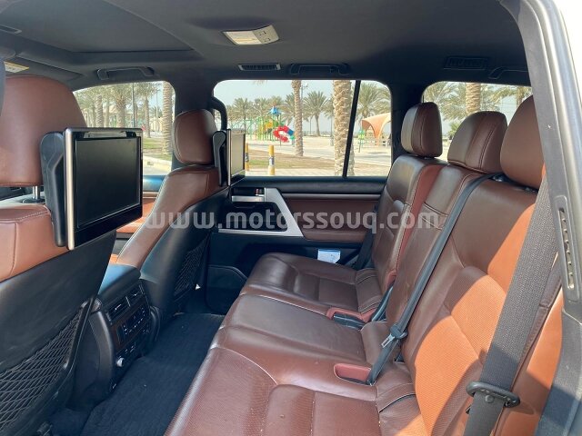 2018 Toyota Land Cruiser