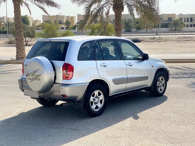 2003 تويوتا راف 4