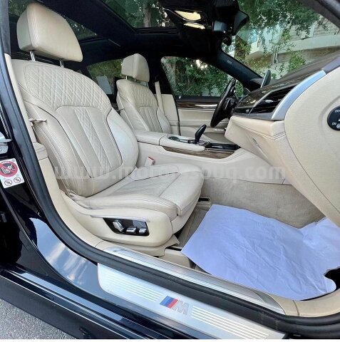 2016 BMW 750