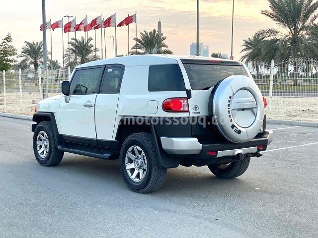2022 تويوتا إف جيه
