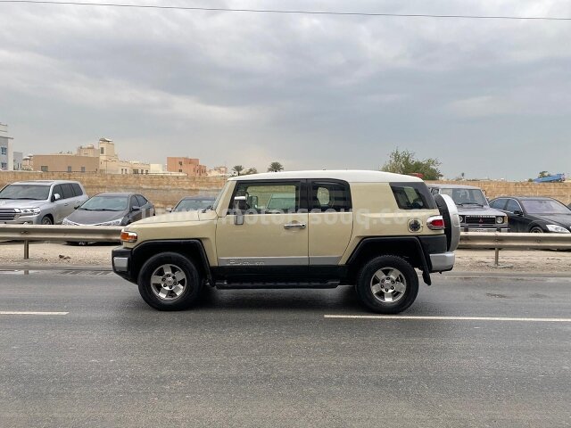 2010 تويوتا إف جيه