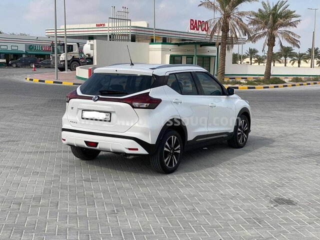 2022 نيسان كيكس