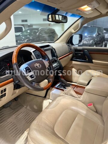 2013 Toyota Land Cruiser