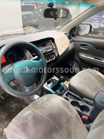 2016 Mitsubishi L200