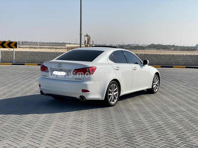 2011 لكزس آي إس