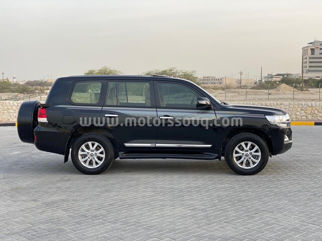 2016 Toyota Land Cruiser