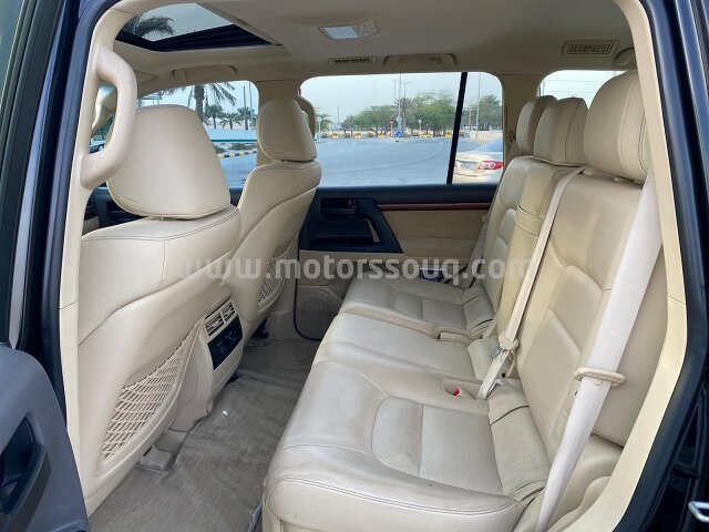 2016 Toyota Land Cruiser