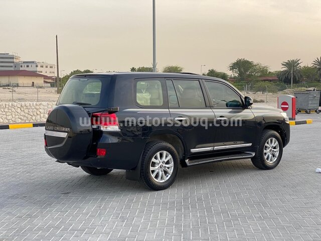 2016 Toyota Land Cruiser