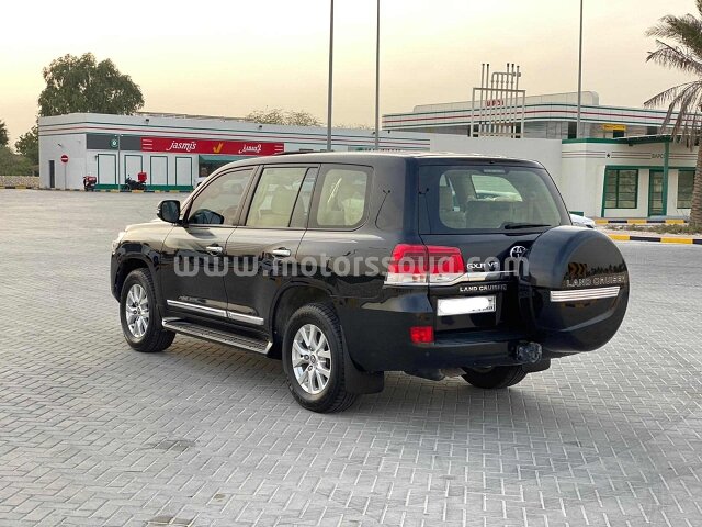 2016 Toyota Land Cruiser