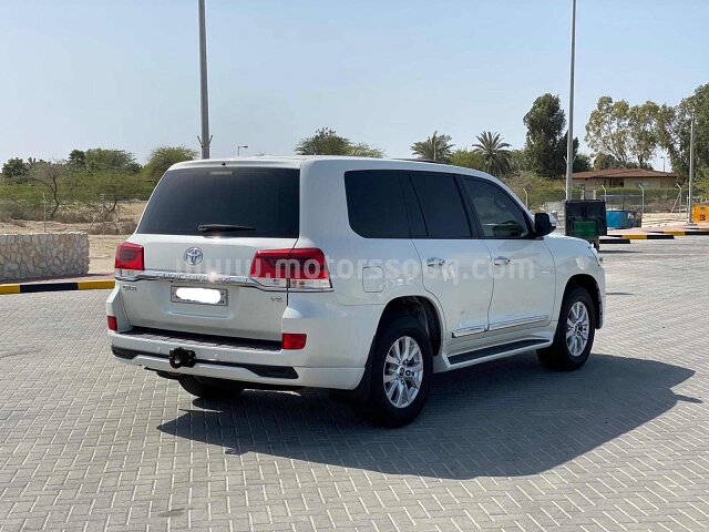2018 Toyota Land Cruiser