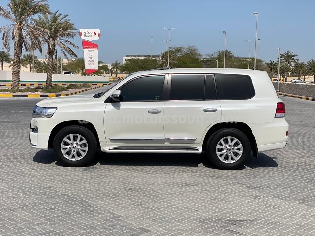 2018 Toyota Land Cruiser