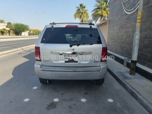 2010 جيب شيروكي