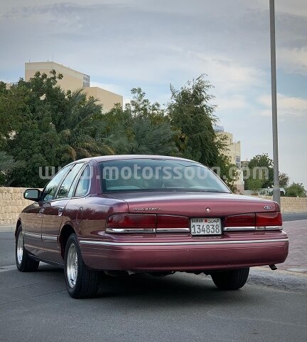 1996 فورد كراون فيكتوريا