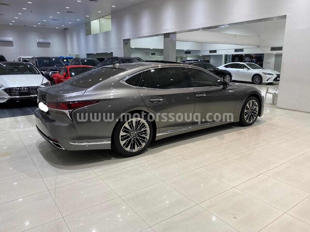 2020 لكزس إل إس