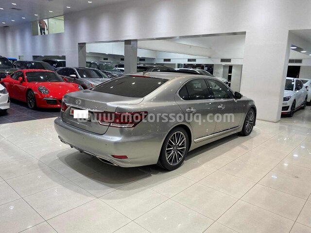 2016 Lexus LS