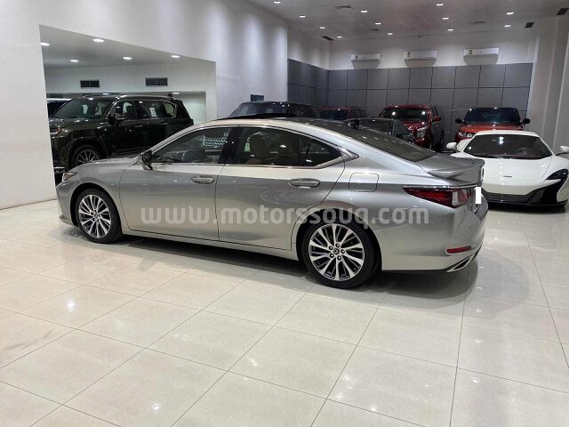 2019 Lexus ES