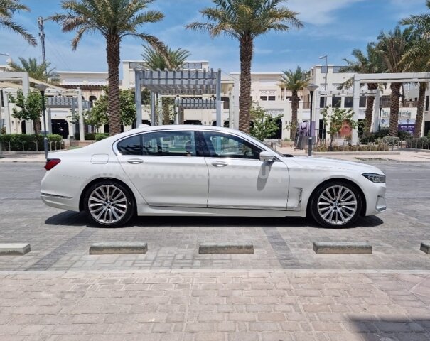 2020 BMW 740