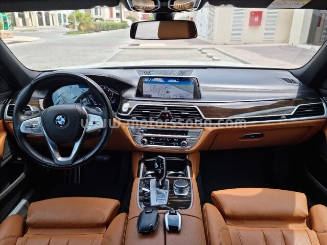 2020 BMW 740