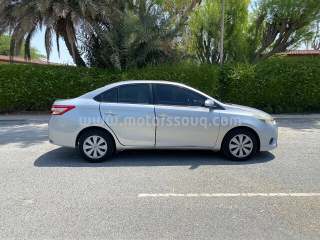 2015 تويوتا يارس
