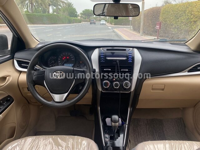 2019 تويوتا يارس