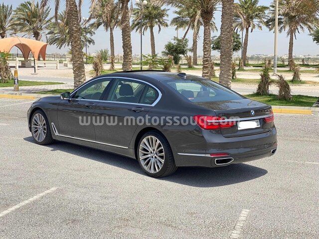 2017 BMW 750