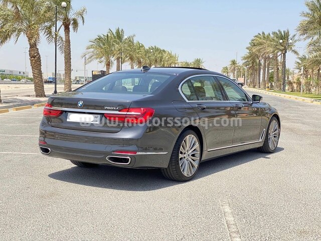 2017 BMW 750