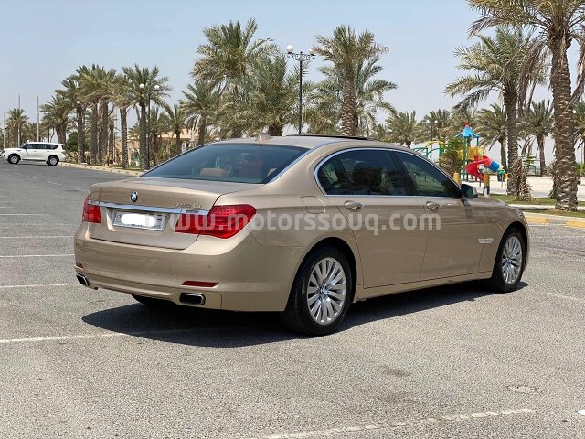 2011 بي إم دبليو الفئة السابعة