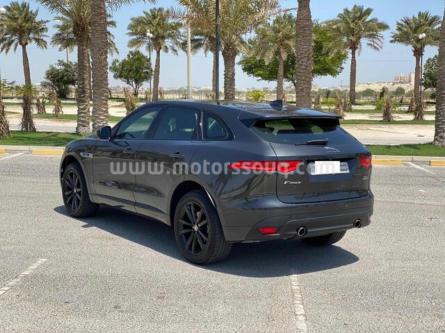 2017 جاغوار إف بايس