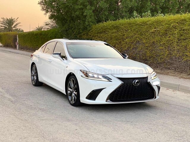2019 لكزس إي إس