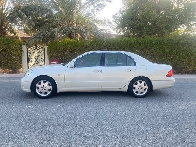 2001 Lexus LS