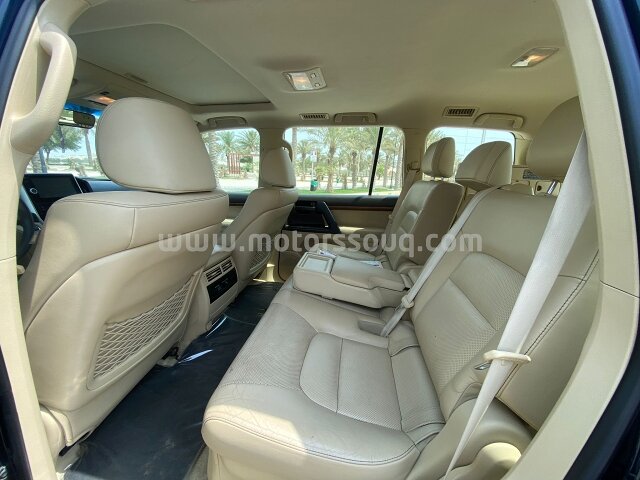 2016 Toyota Land Cruiser