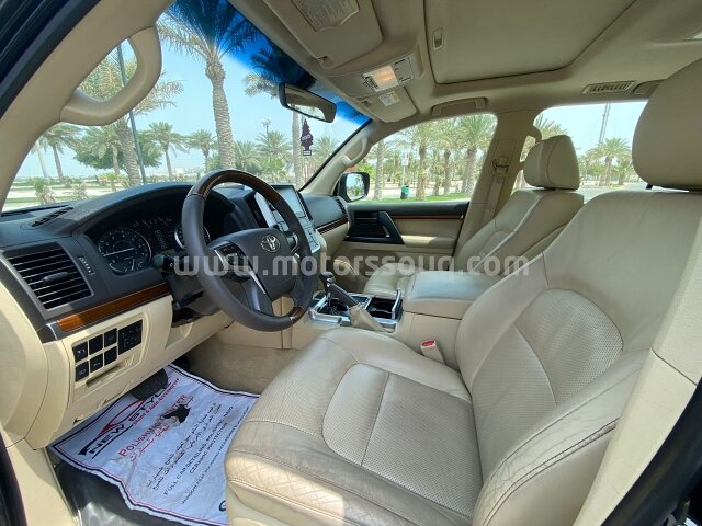 2016 Toyota Land Cruiser