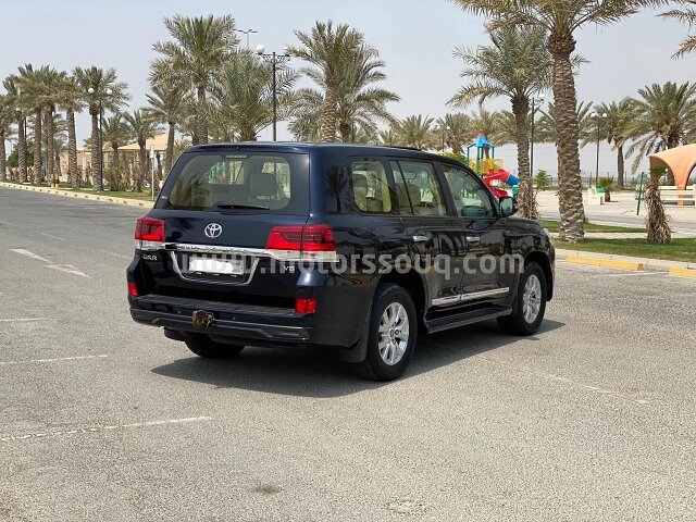 2016 Toyota Land Cruiser