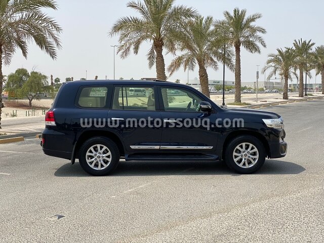 2016 Toyota Land Cruiser