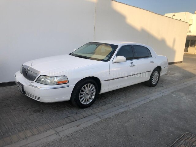 2003 Lincoln Town CAR