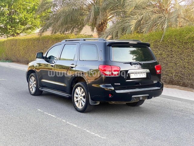 2010 تويوتا سيكويا
