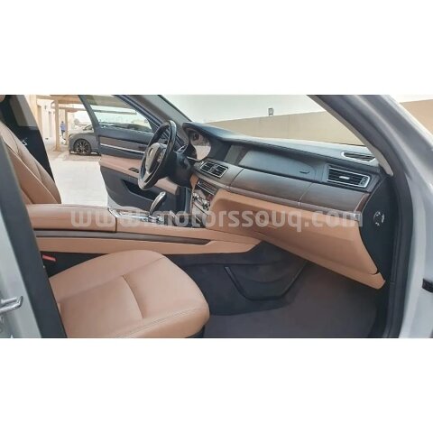 2010 BMW 730