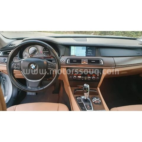 2010 BMW 730