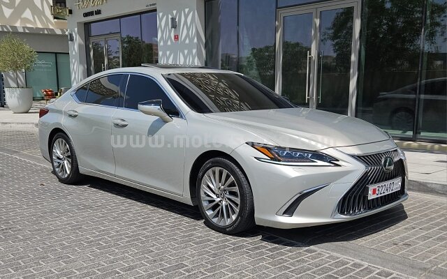 2019 Lexus ES