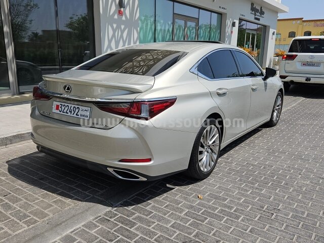 2019 Lexus ES