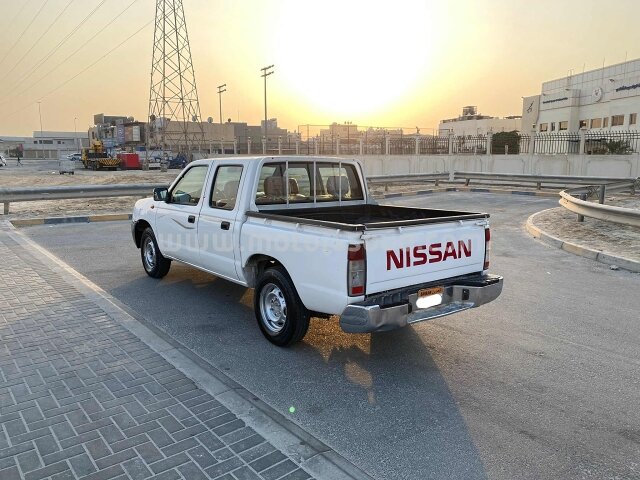 2011 نيسان بيك أب