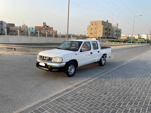 2011 نيسان بيك أب
