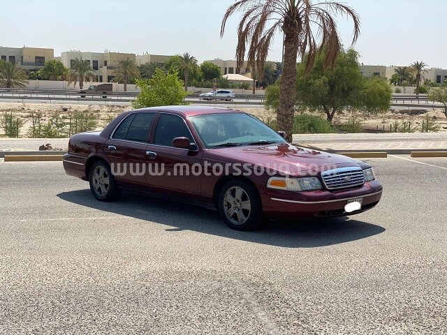 2004 فورد كراون فيكتوريا